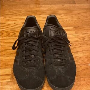 Classic Adidas  gazelle Men's Sneakers